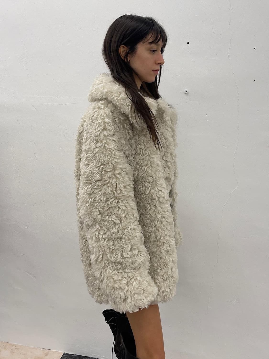 지니픽 퍼 자켓 Puffy fur coat 아이보리 상품이미지2
