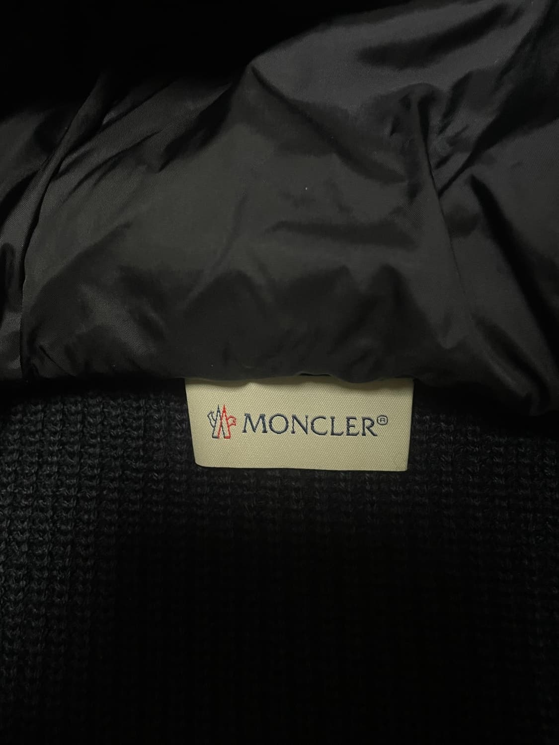 백화점판 새상품급 정품 몽클레어 니트패딩 울 후드 가디건 상품이미지7