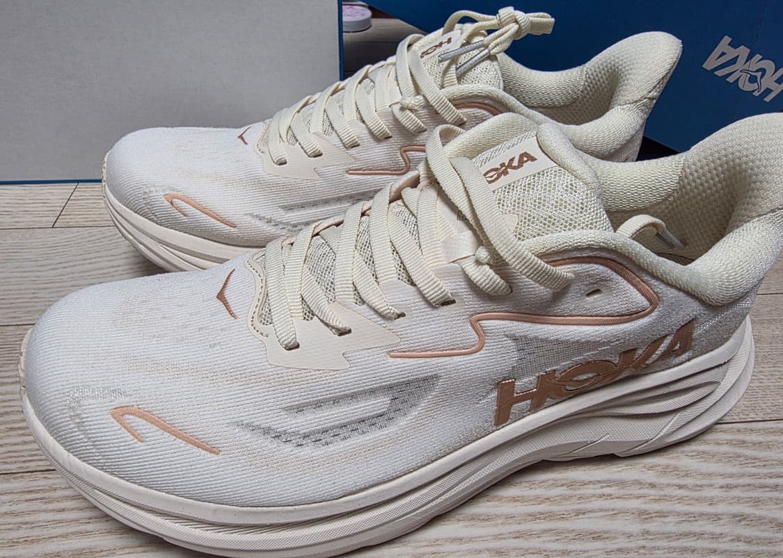 호카 클리프톤10 베이지색 런닝화 상품이미지5