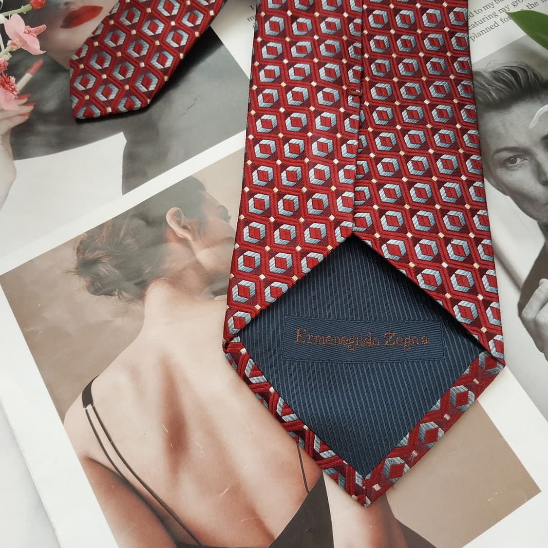 제냐 실크 레드 기하 자카드 넥타이 9.5cm A+등급 K1650
 상품이미지7
