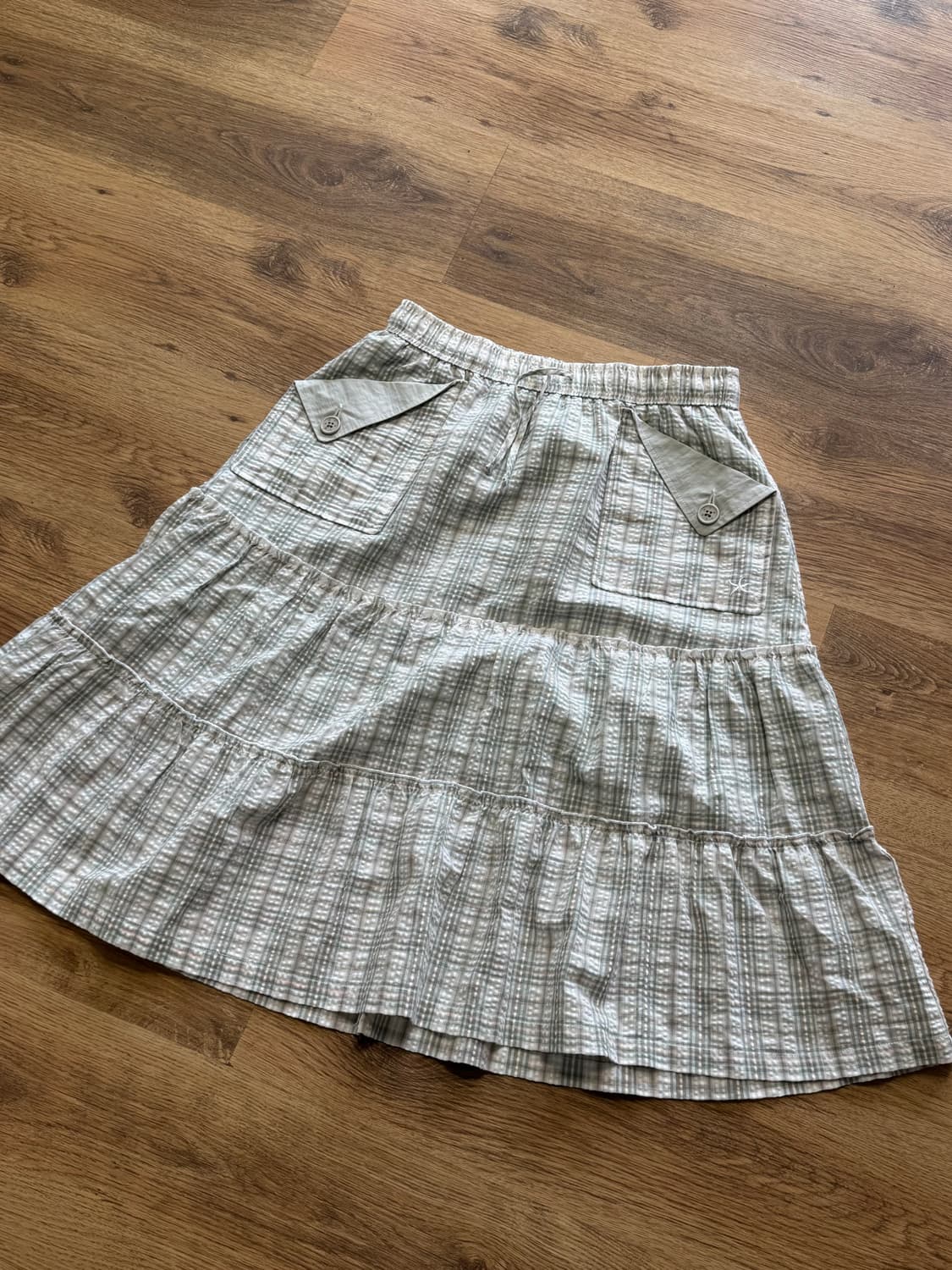 더콜디스트모먼트 스커트 상품이미지2