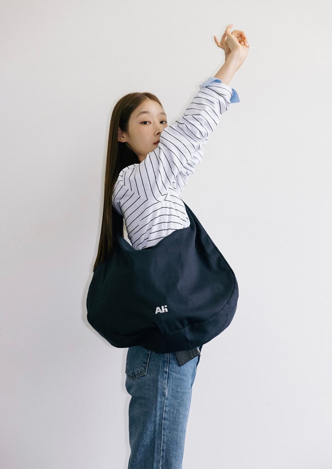 아밤홈 호보 에코백 라지 네이비 상품이미지1