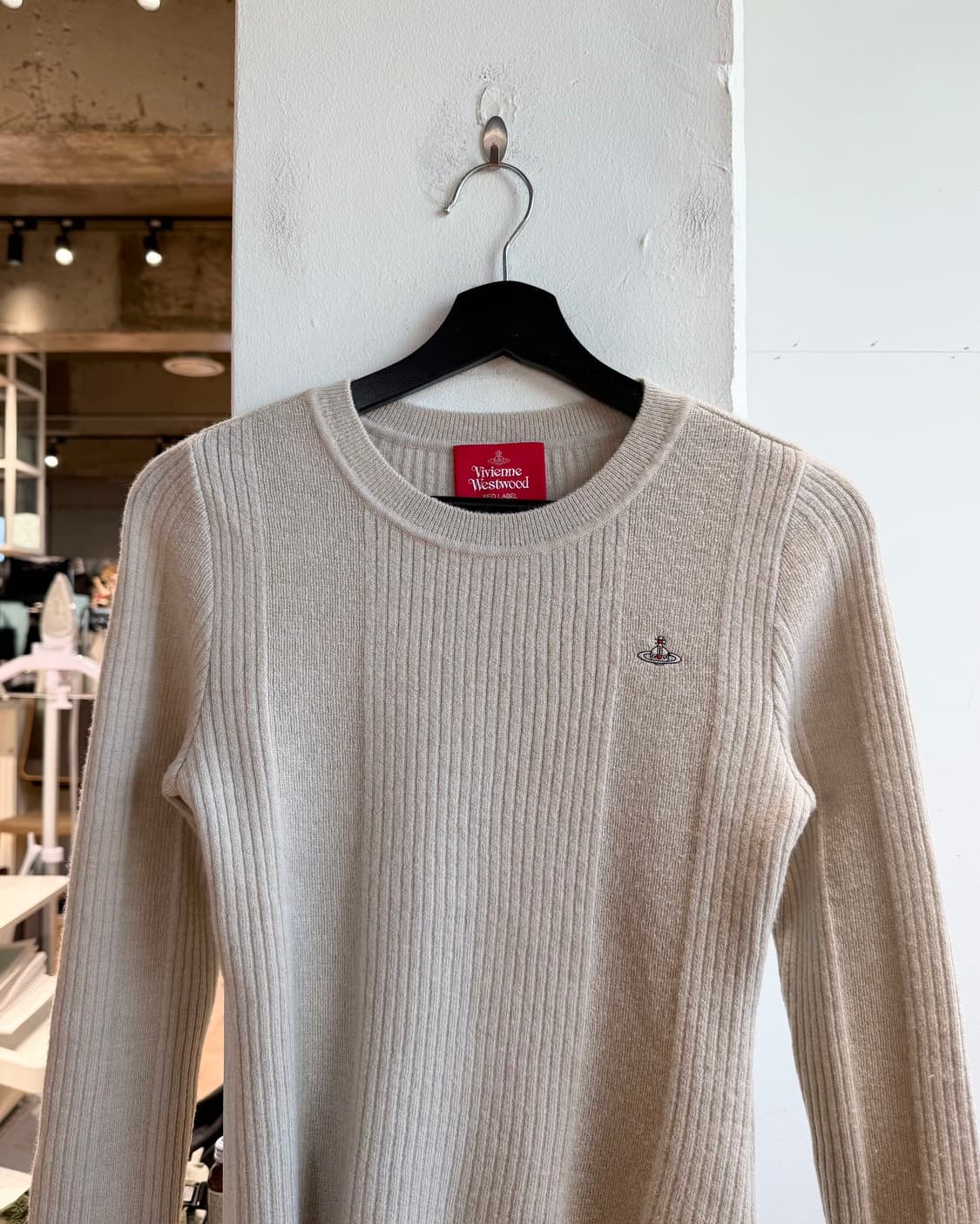 비비안 웨스트우드 레드라벨 베이지 orb자수 니트  상품이미지3