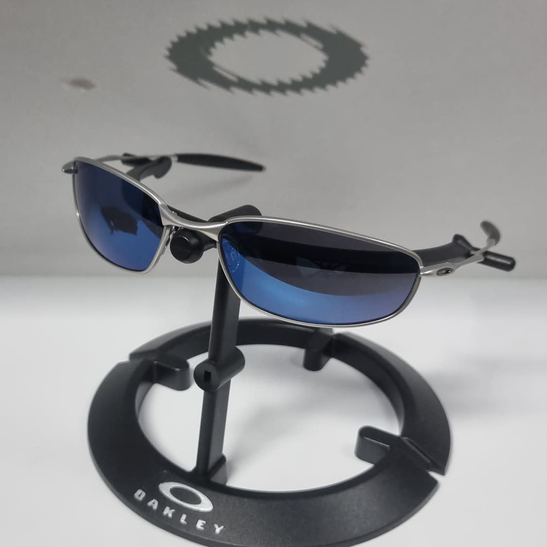 오클리 위스커 1.0 실버 미사용 상품이미지2