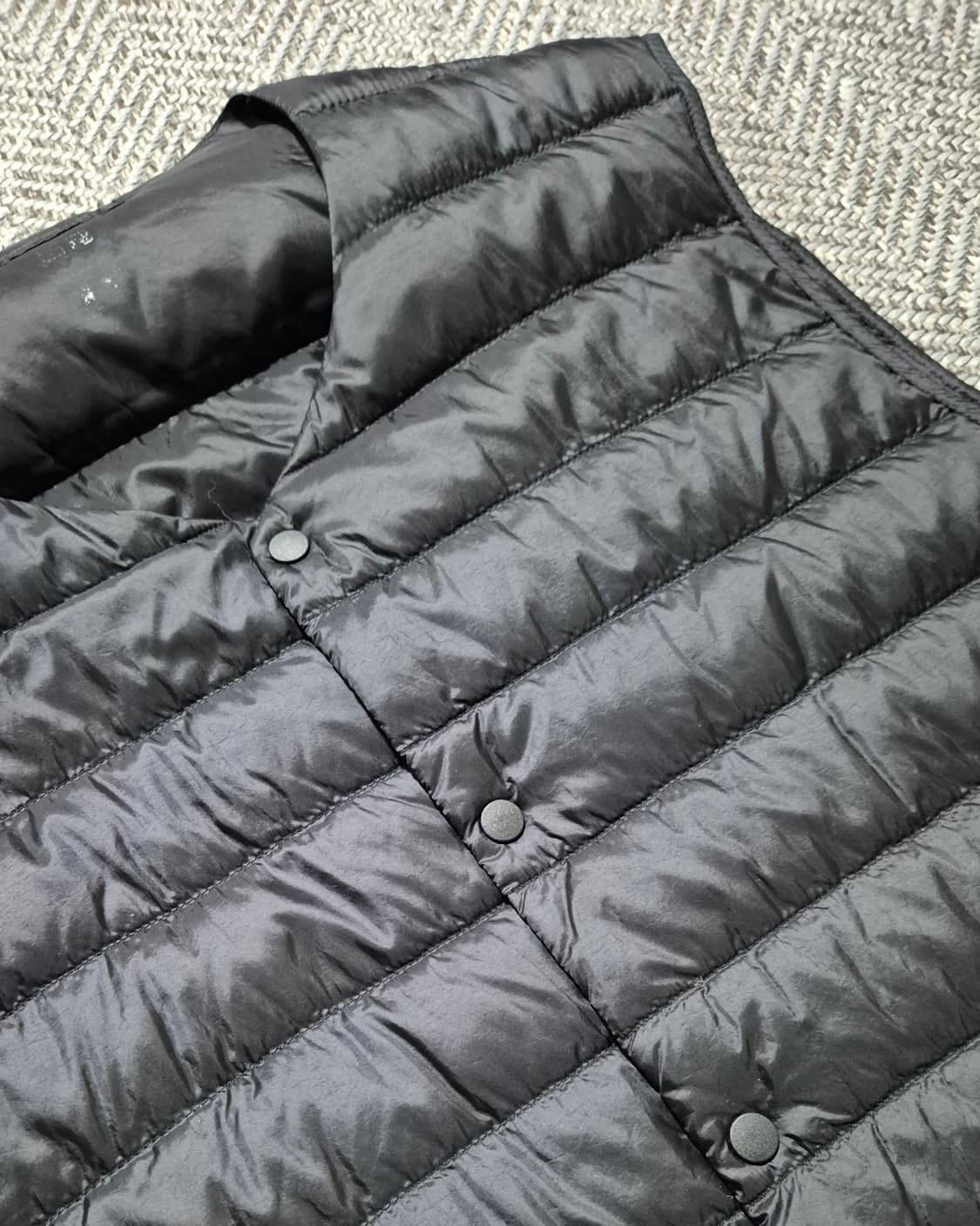 유니클로 경량패딩조끼 XL 블랙 상품이미지4