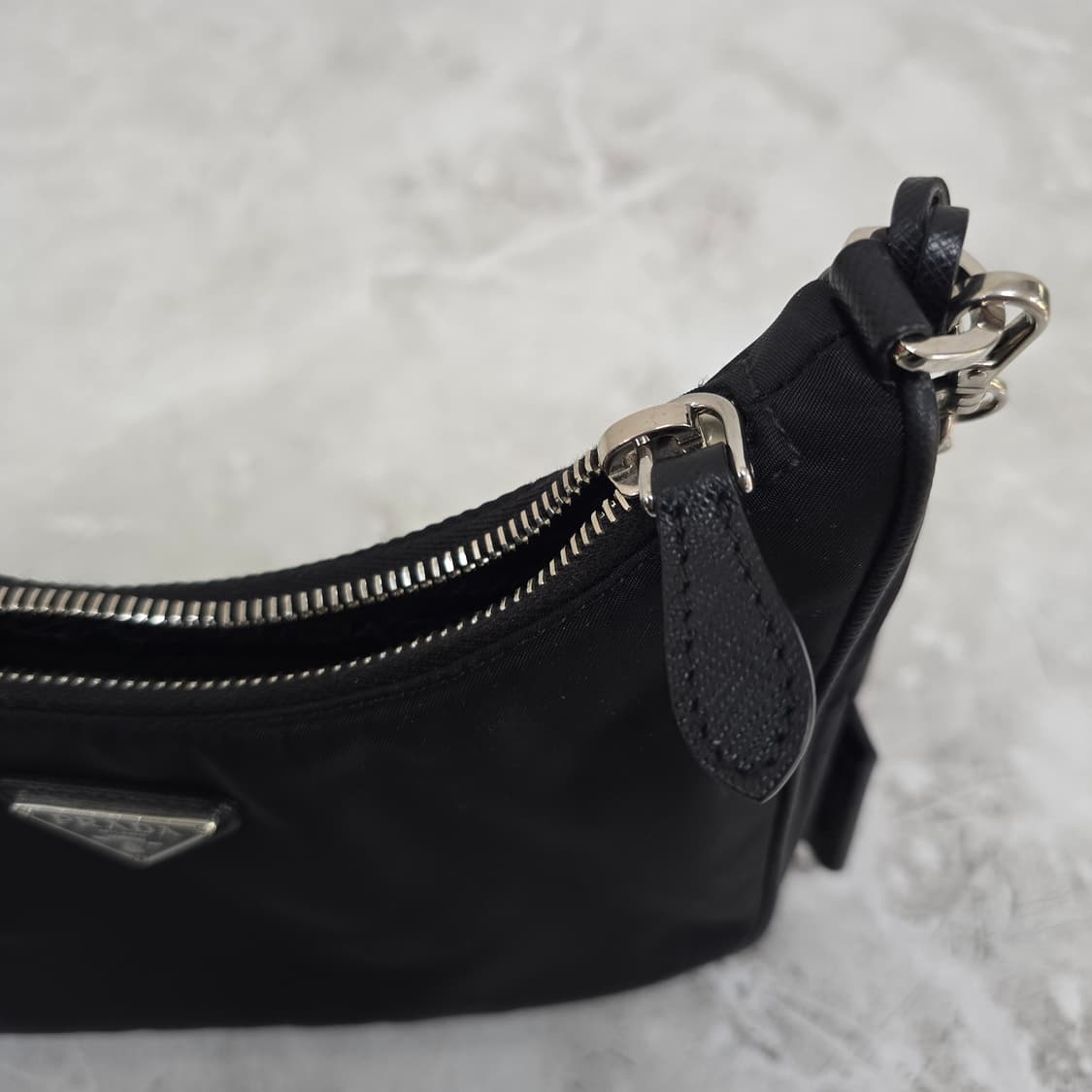 프라다 2005 리에디션 리나일론 호보백 판매 상품이미지7