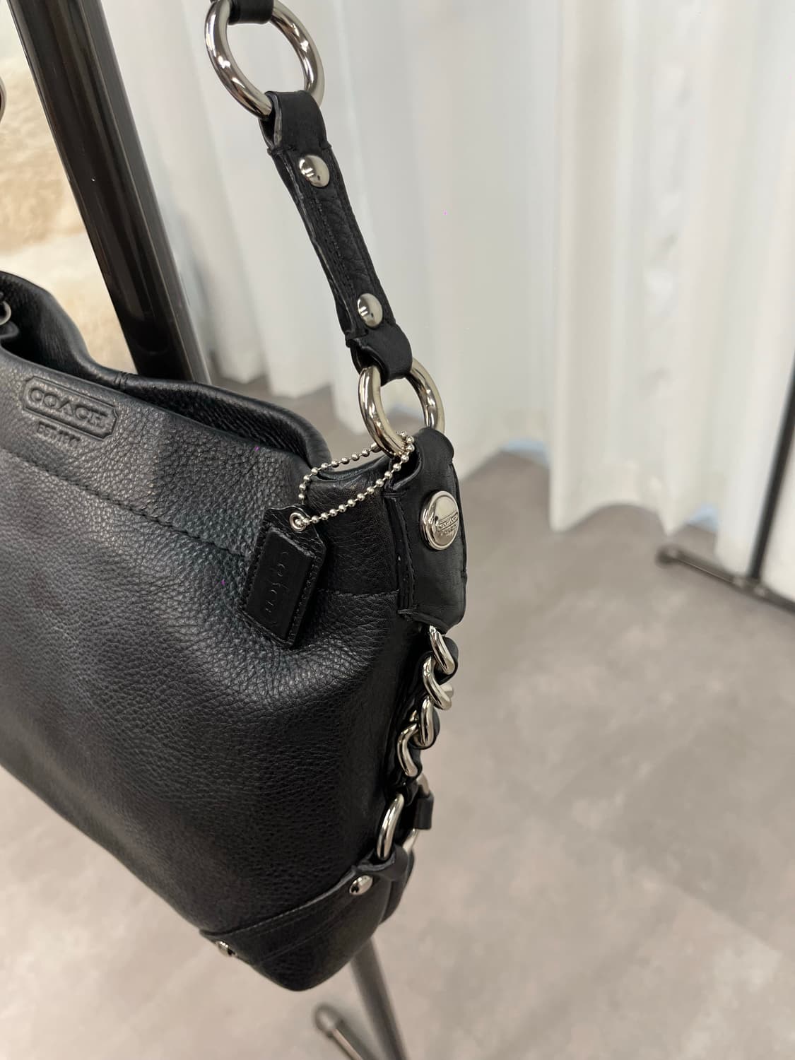 Coach Black Basic Shoulder Bag 상품이미지5