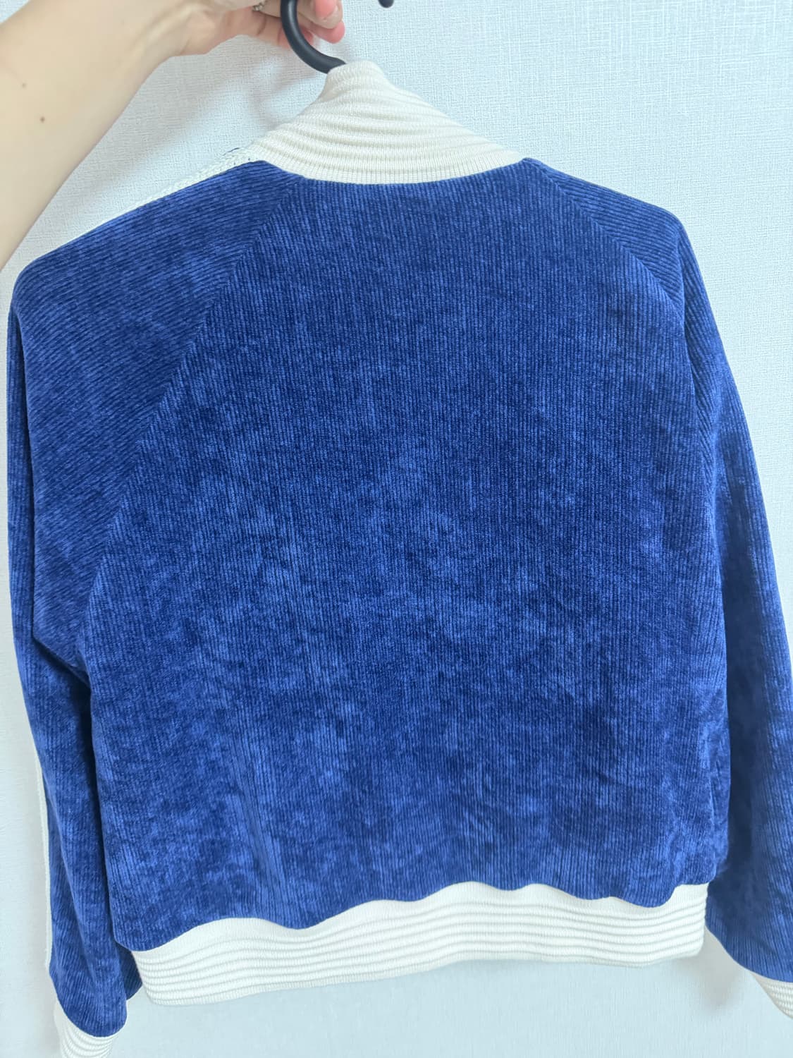 아디다스 리브드 벨벳 트랙탑 져지 m사이즈 판매합니다 상품이미지3