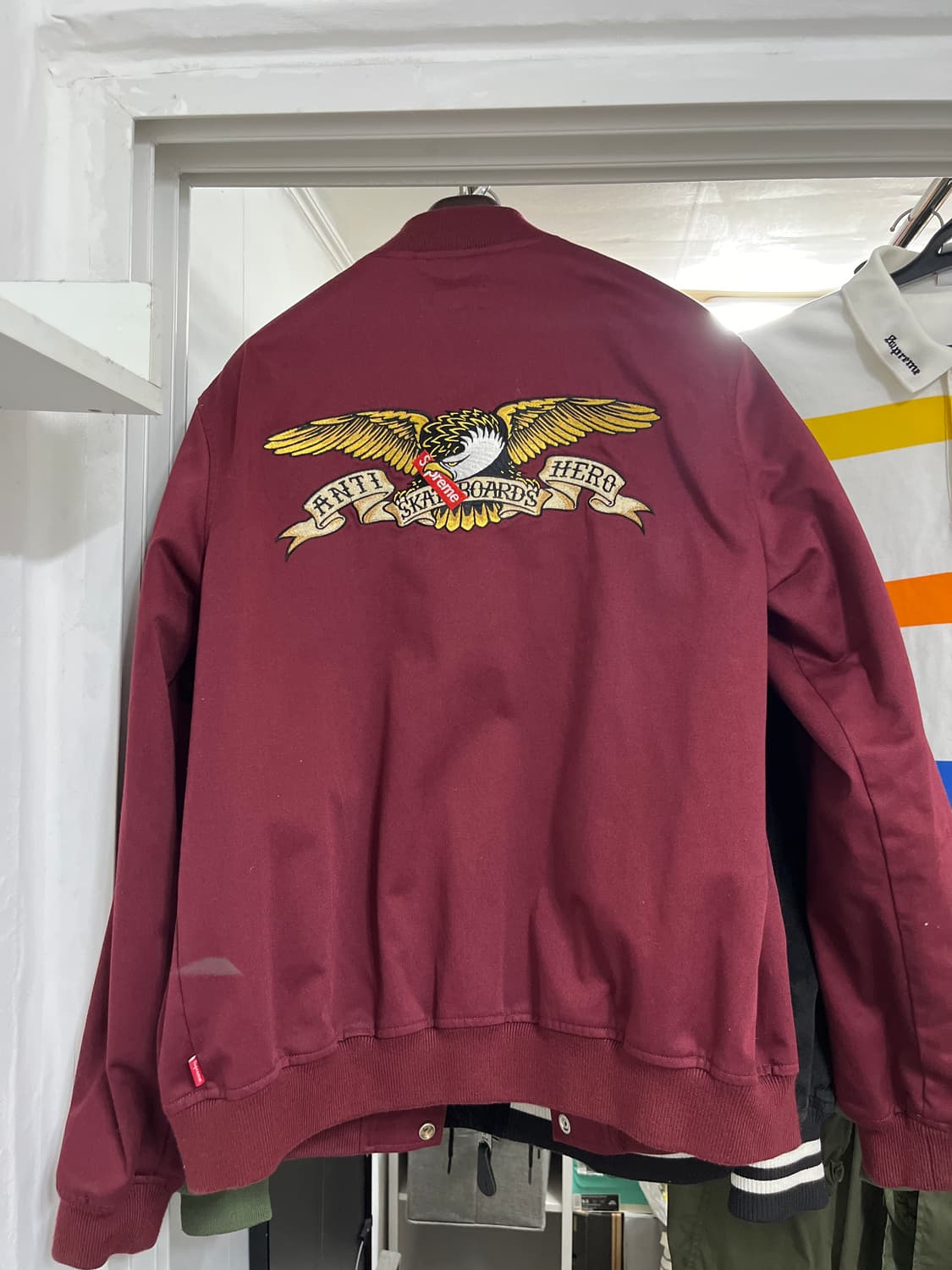 슈프림 안티히어로 봄버 상품이미지1