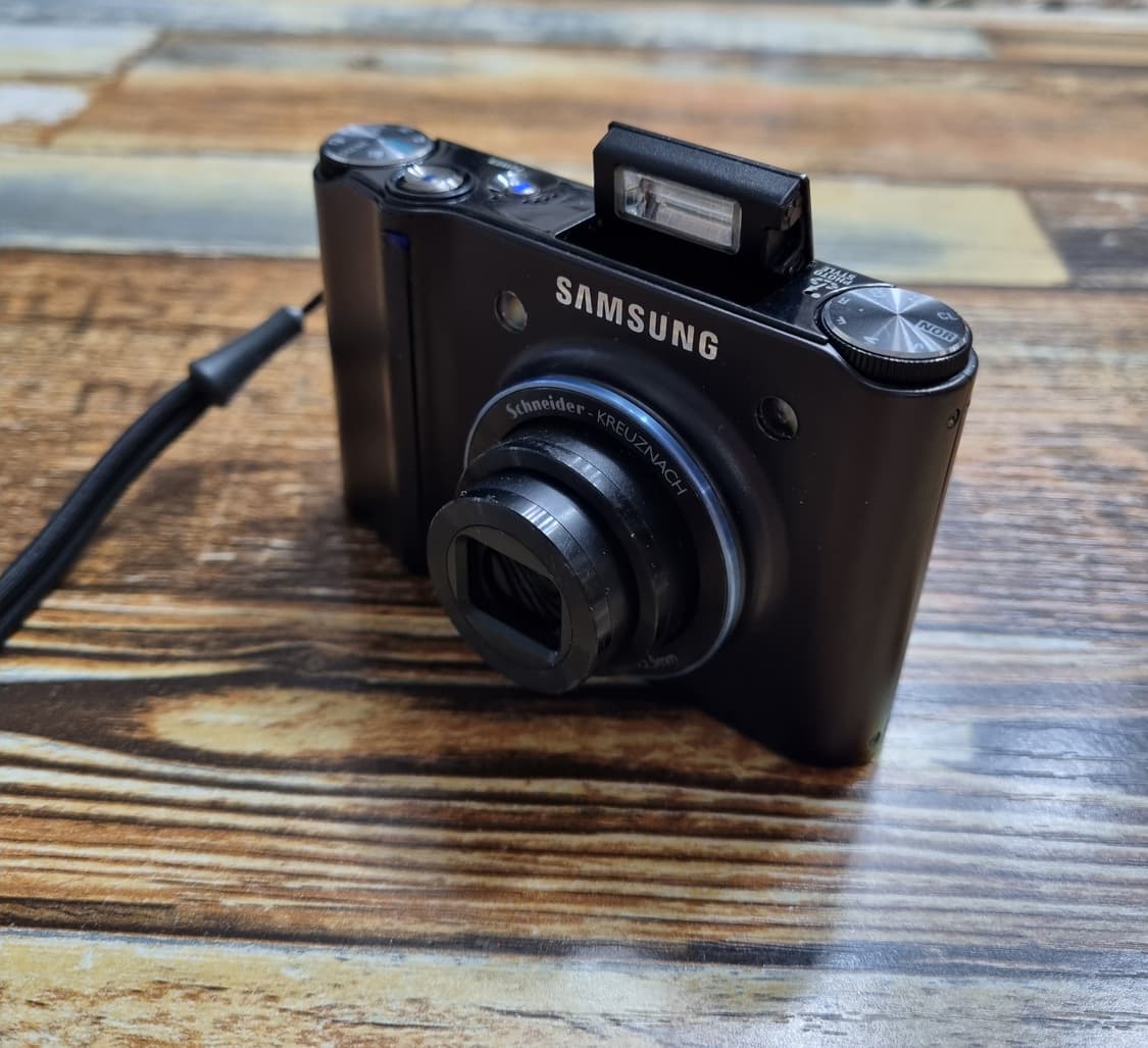 삼성 디지털 카메라 vluu nv24hd 팝니다. 상품이미지1