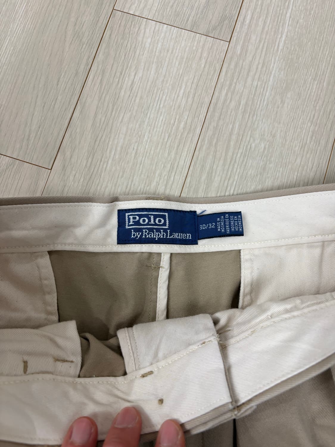 폴로 휘트먼 릴렉스핏 플리츠 치노 팬츠 - 베이지 판매 상품이미지2