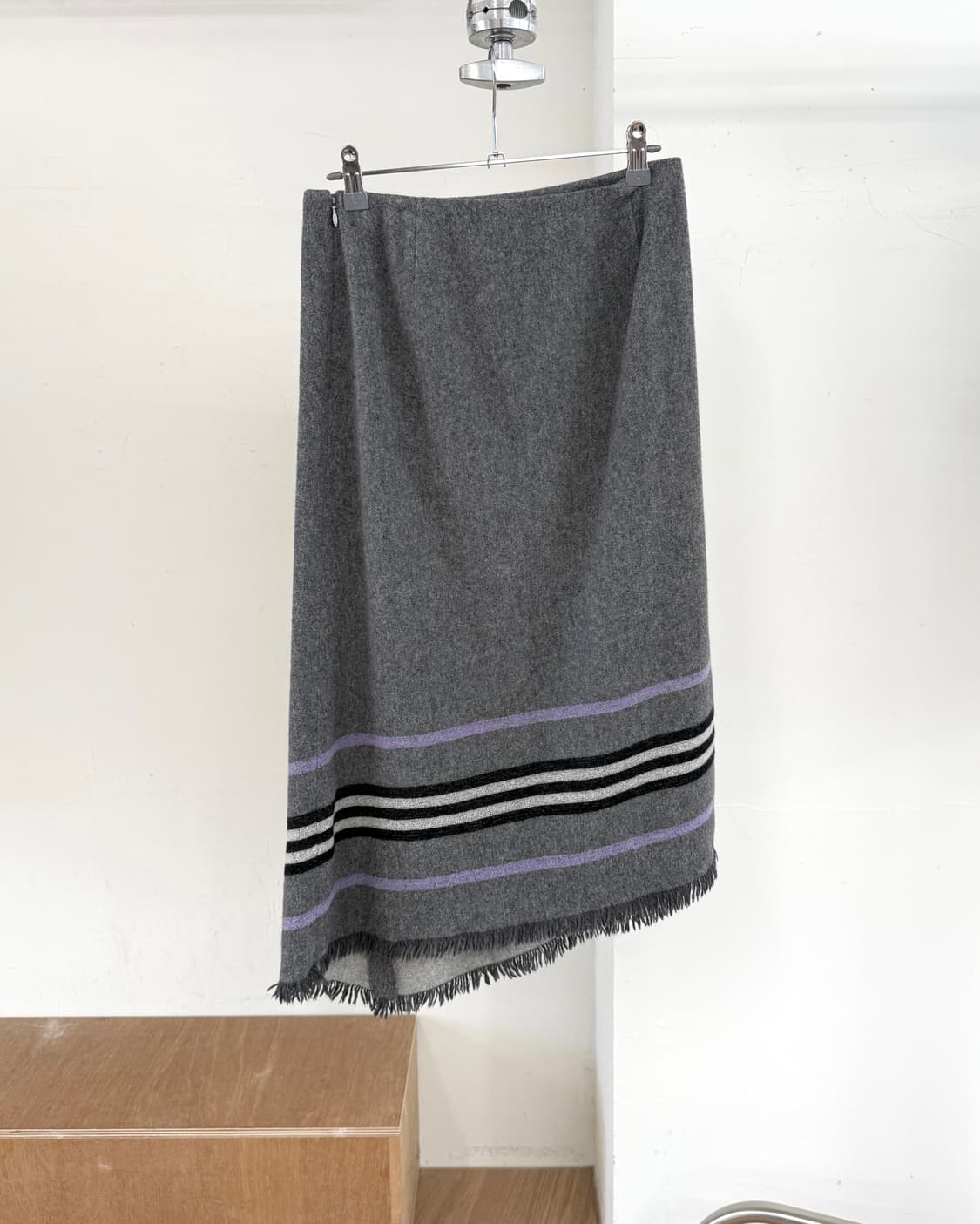 버버리 그레이 울 프린지 보더 스커트 상품이미지4