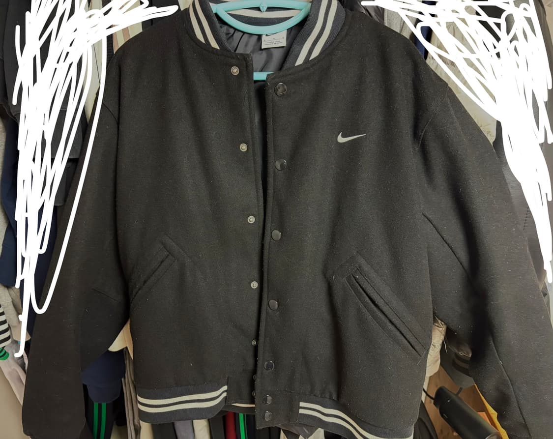 나이키 어센틱 바시티 상품이미지1