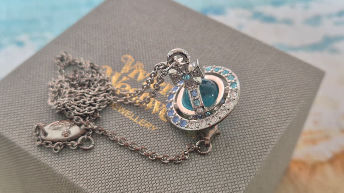 비비안 웨스트우드 클라레타 ORB 블루 목걸이 상품이미지3