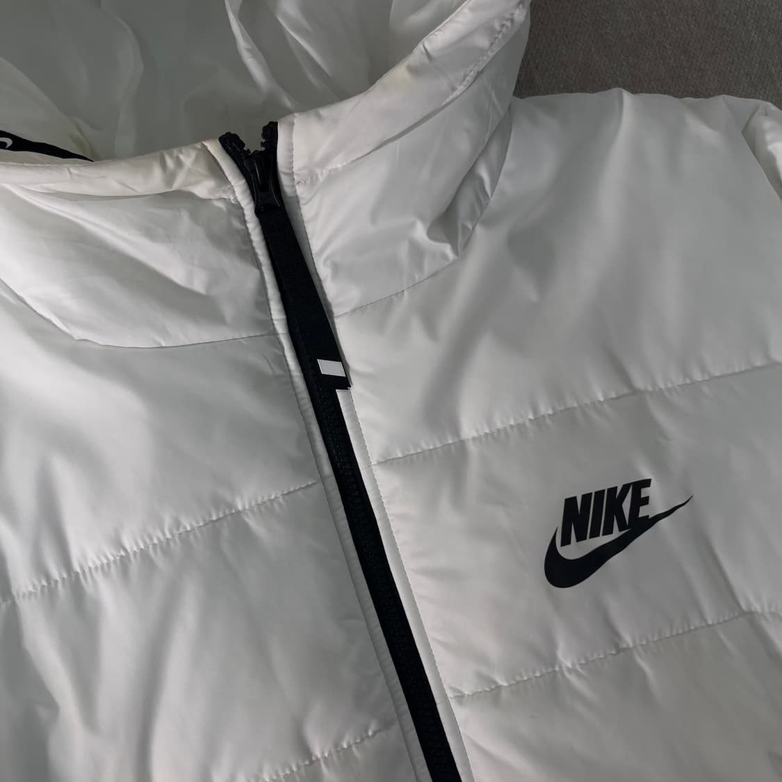 W 100 나이키 신형 백스우시 화이트 푸퍼 패딩 상품이미지3