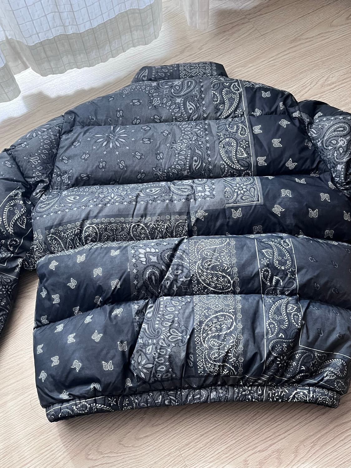 디스이스네버댓 페이즐리 문양 패딩 pertex 상품이미지3