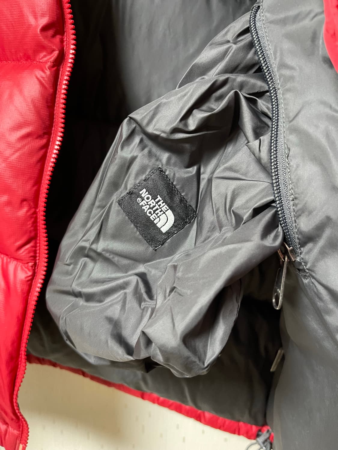 노스페이스 정품 눕시 구스다운 자켓 레드 700필 상품이미지7