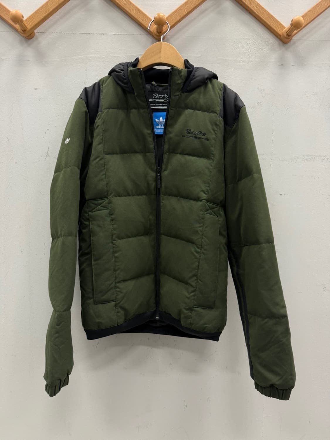 아디다스 오리지널x포르쉐 터보 다운패딩 90 공용 상품이미지1