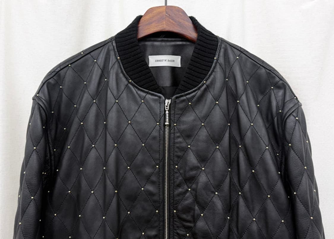 어니스트 더블유 베이커 스터드 퀼팅 레더 봄버 자켓 상품이미지2
