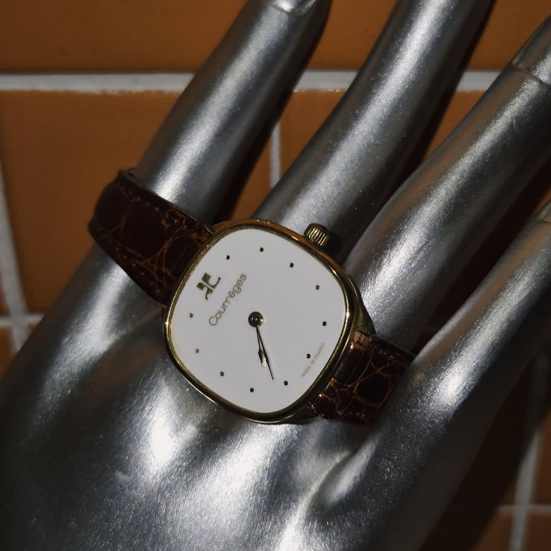 80s 프랑스 꾸레쥬 모던 스크린 레더 손목시계 상품이미지9