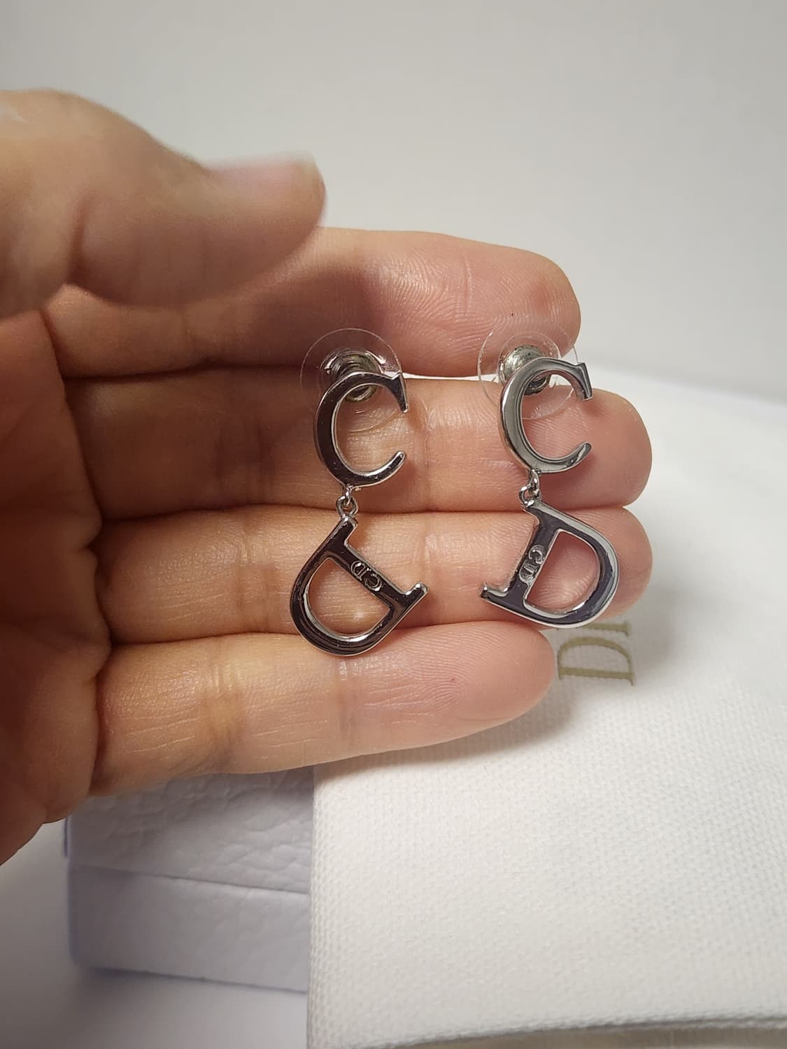 정품 디올 CD장식 드롭 귀걸이  상품이미지4