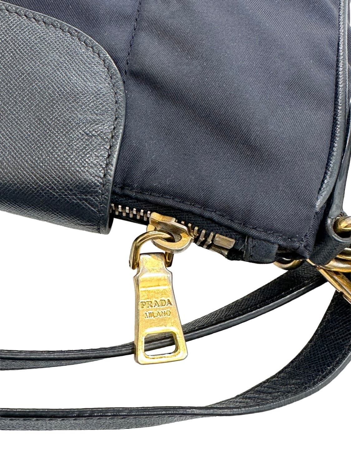 프라다 포코노 사피아노 플랩 크로스백(정품) 상품이미지7