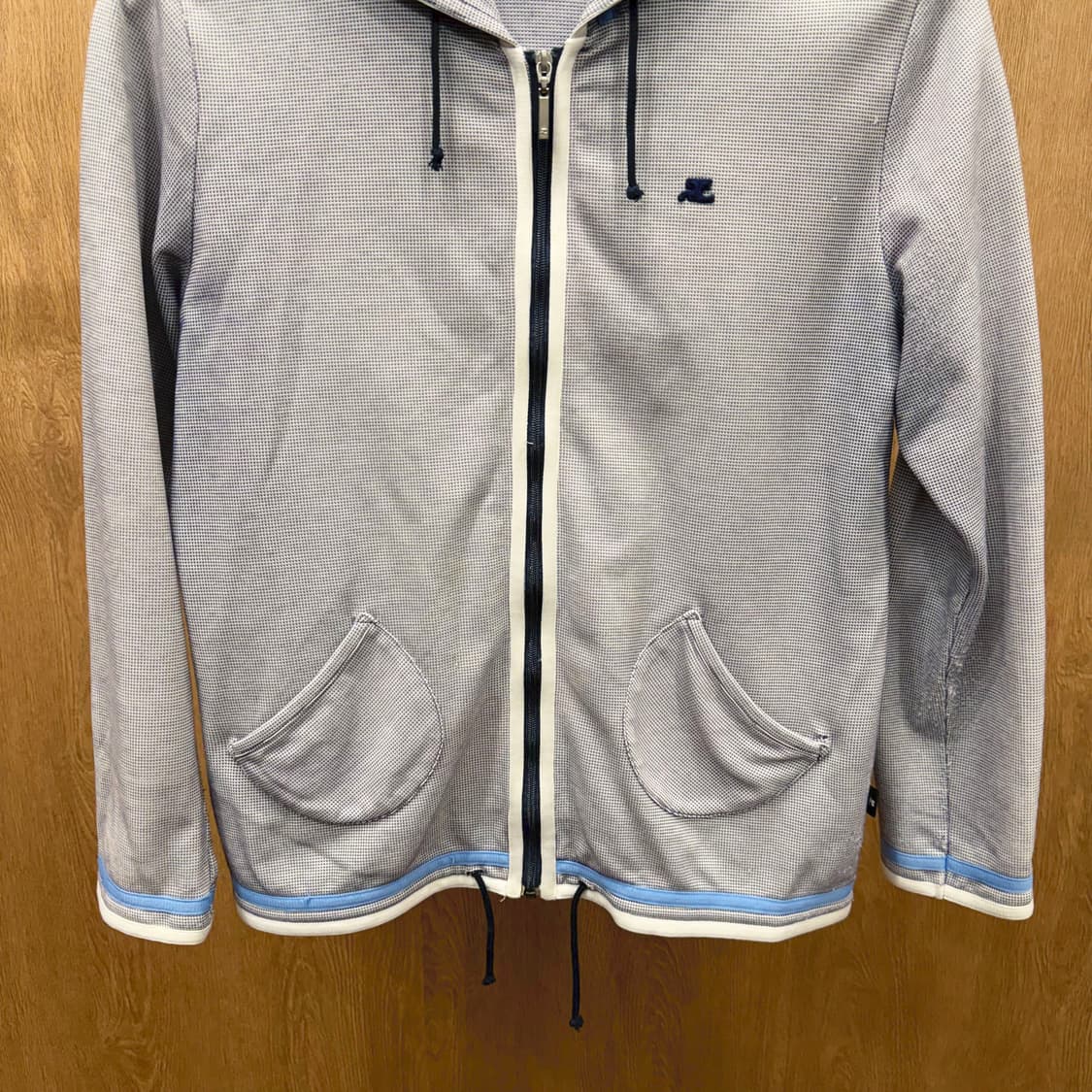 꾸레쥬 후드 집업 메시 텍스처 배색 라인 디테일 라이트그레이 상품이미지5