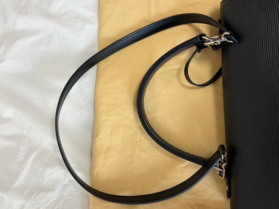 루이비통 클루니 mm 에피 블랙 상품이미지5