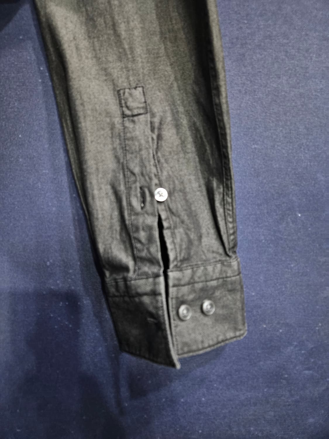 휴고보스 유광블랙 남성 슬림핏 100 긴팔셔츠  상품이미지5