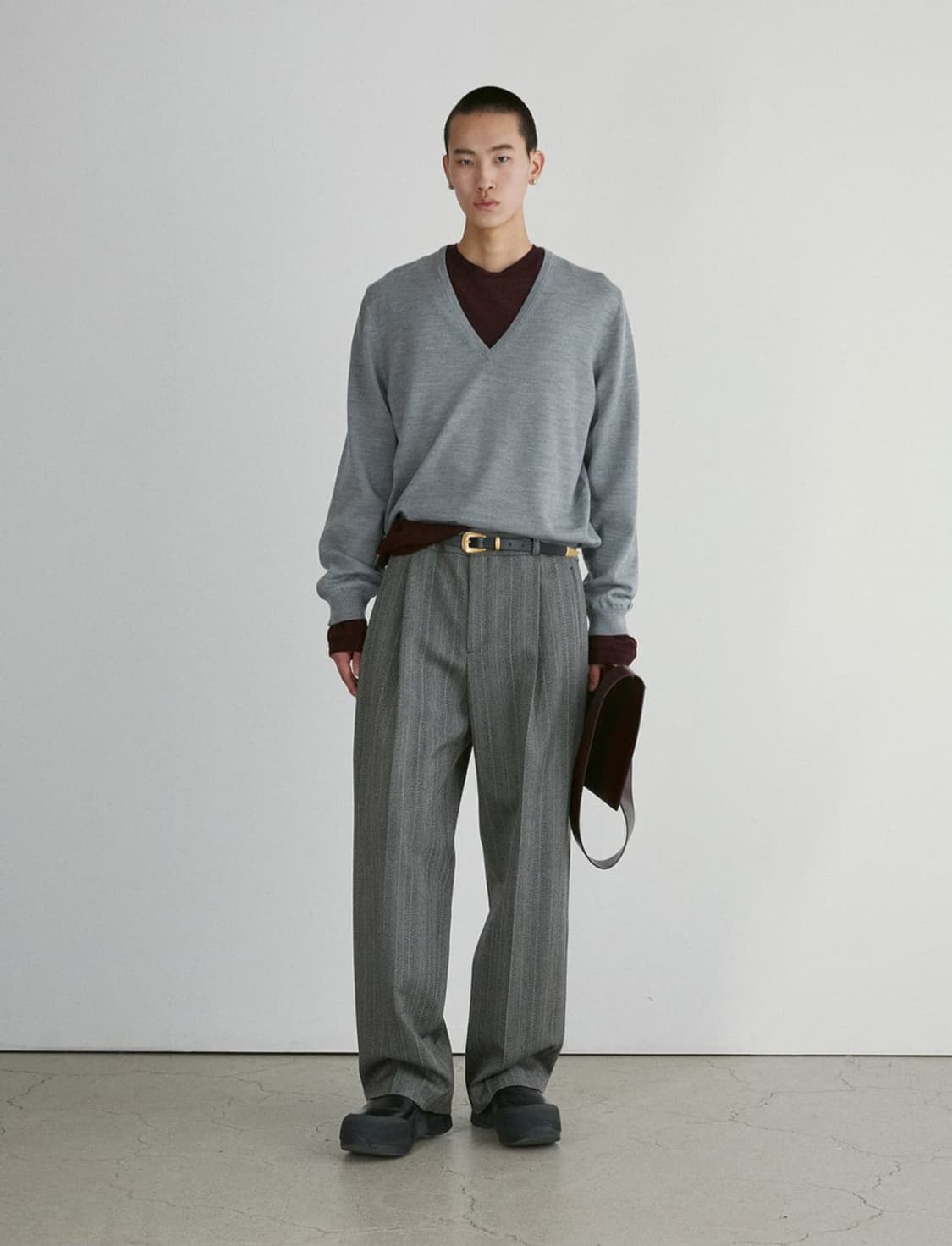 렉토 24FW 브로큰 헤링본 투턱 와이드핏 팬츠 그레이 상품이미지2