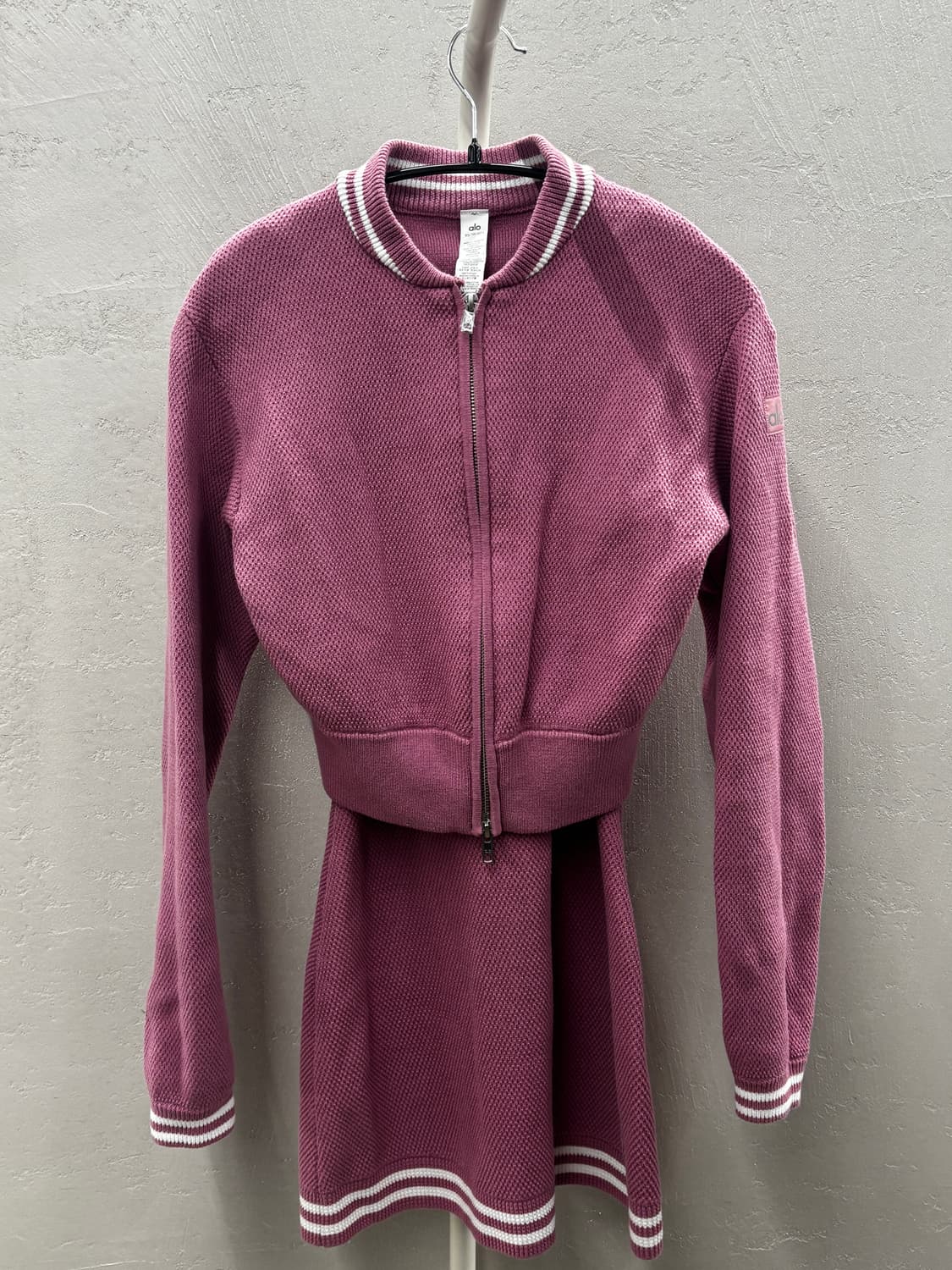 ALO 테니스 클럽 스웨터 XS 버건디 세트 상품이미지4