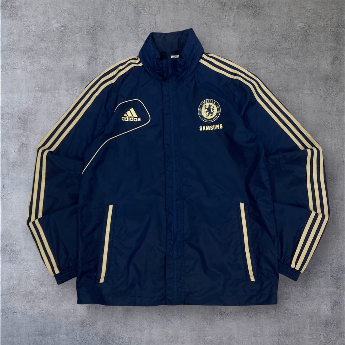 아디다스 네이비 컬러 첼시 로고 바람막이 상품이미지1