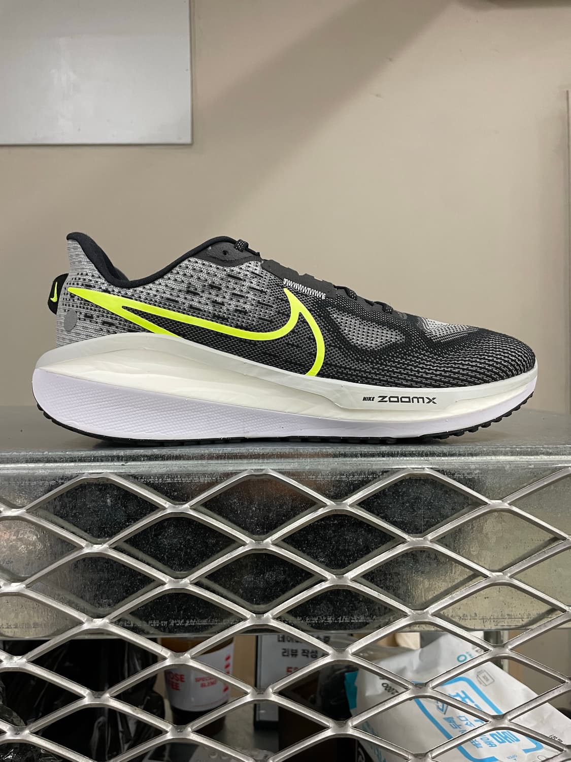 나이키 보메로 17 스모크 그레이 270 (gr-4474) 상품이미지4