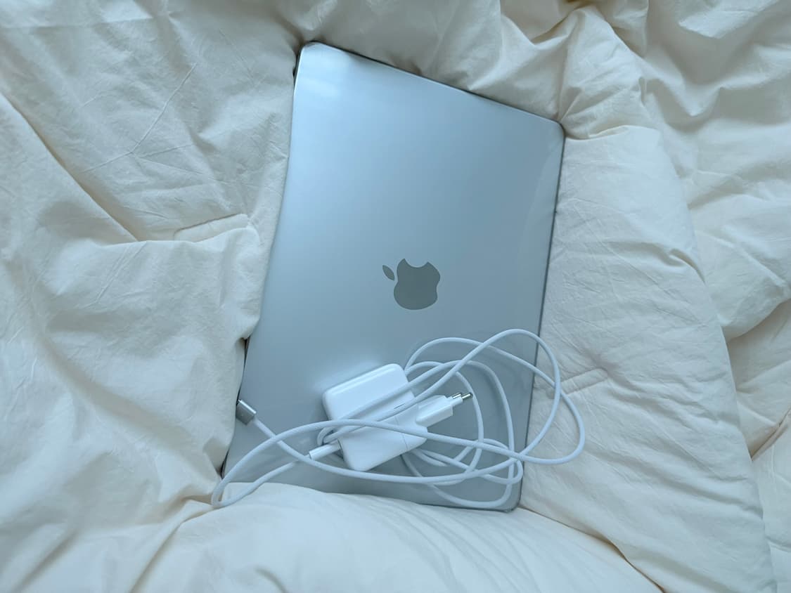 맥북 에어 m3 실버 새상품급 상품이미지1