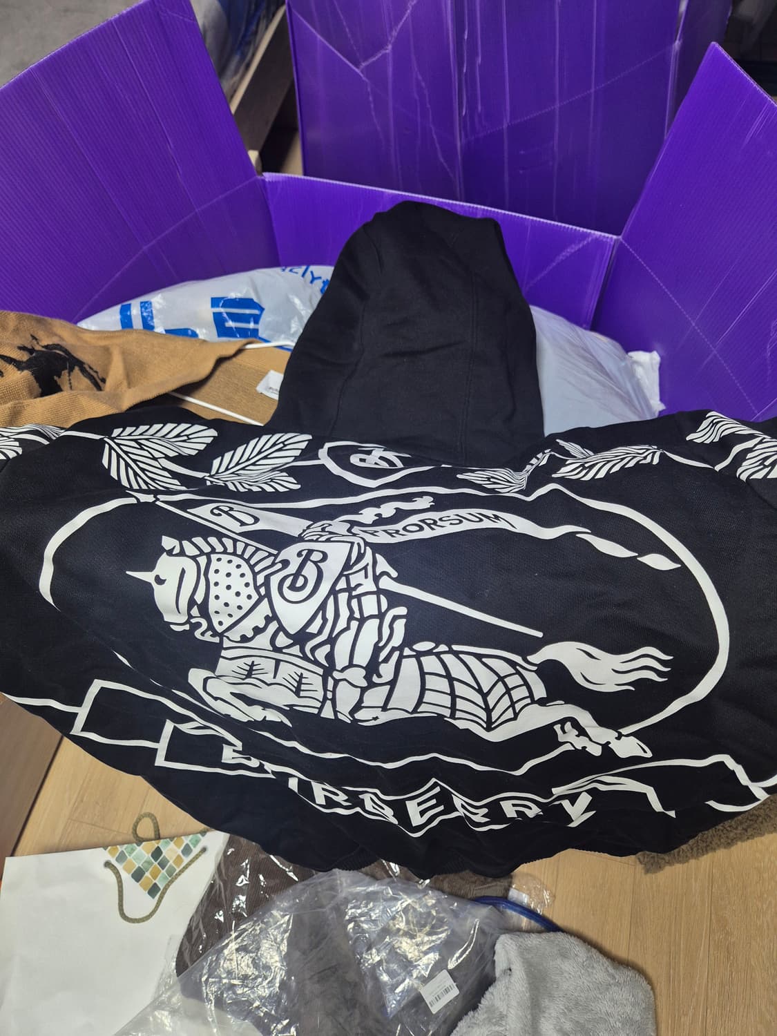 버버리 후드티 팝니다 상품이미지1