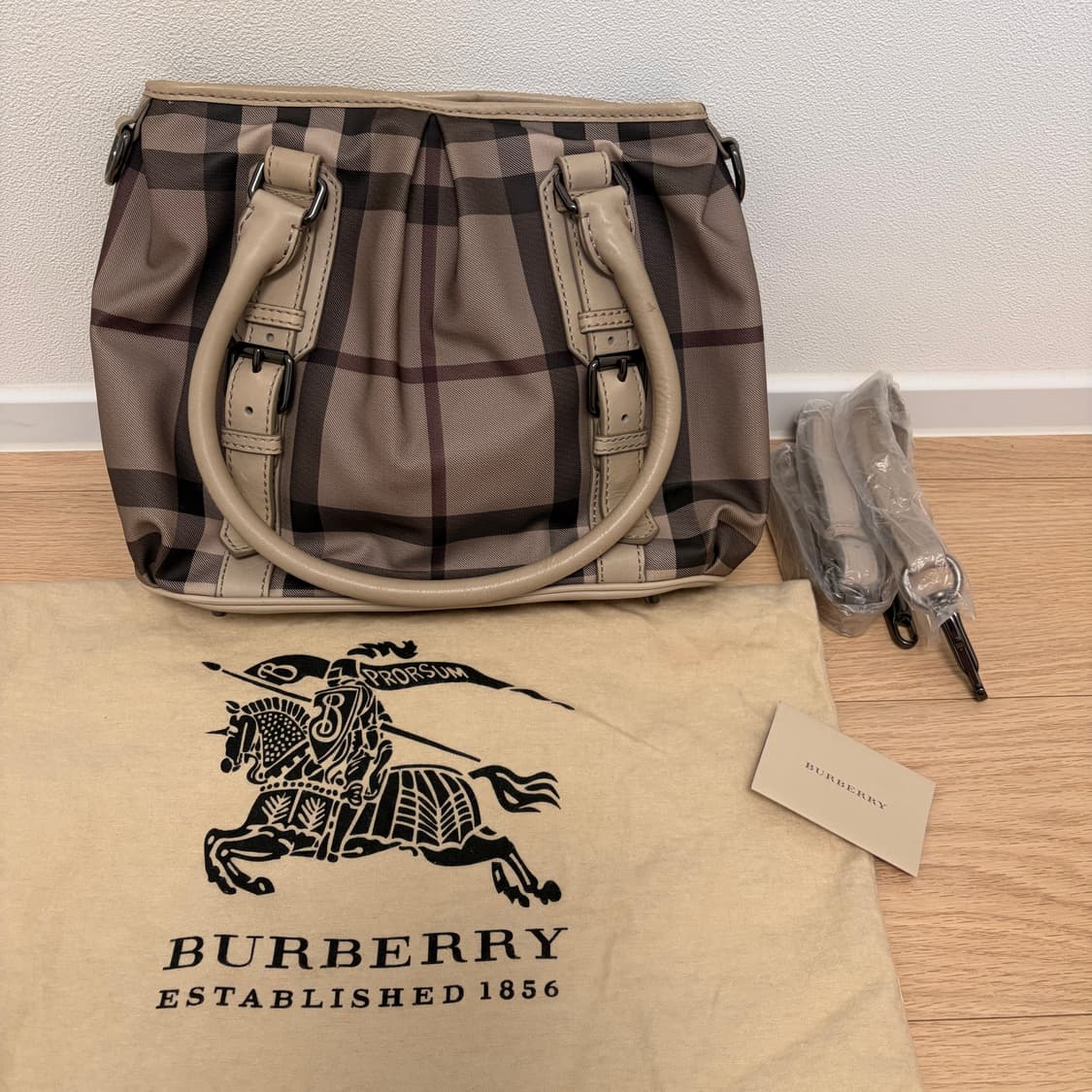 [정품] 버버리 PVC 스모크체크 숄더백 3690429 (가방) 상품이미지1