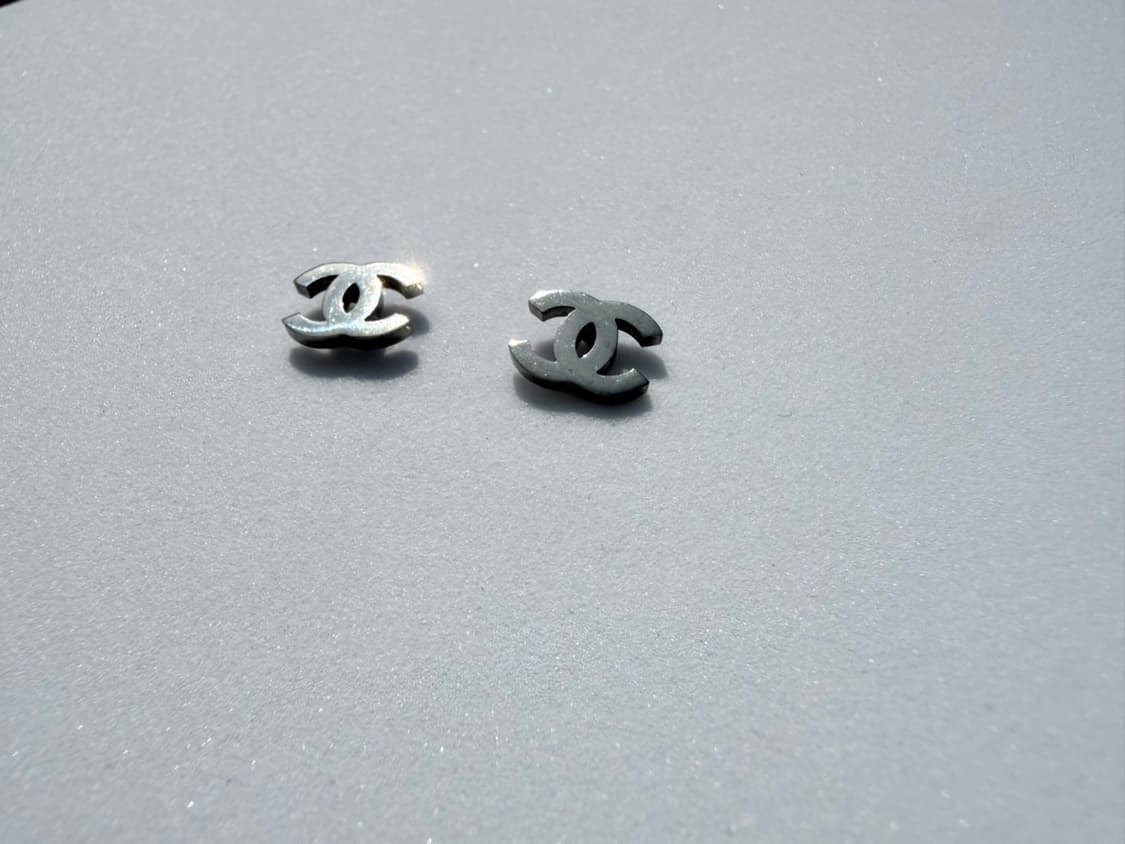 샤넬 심플 실버 이어링 상품이미지8