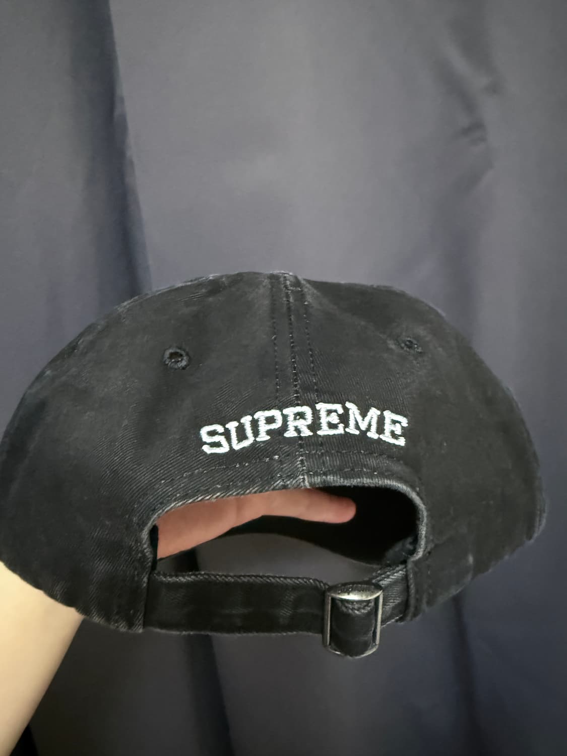 슈프림 라이센스 플레이트 6-패널 블랙 - 25SS 상품이미지9