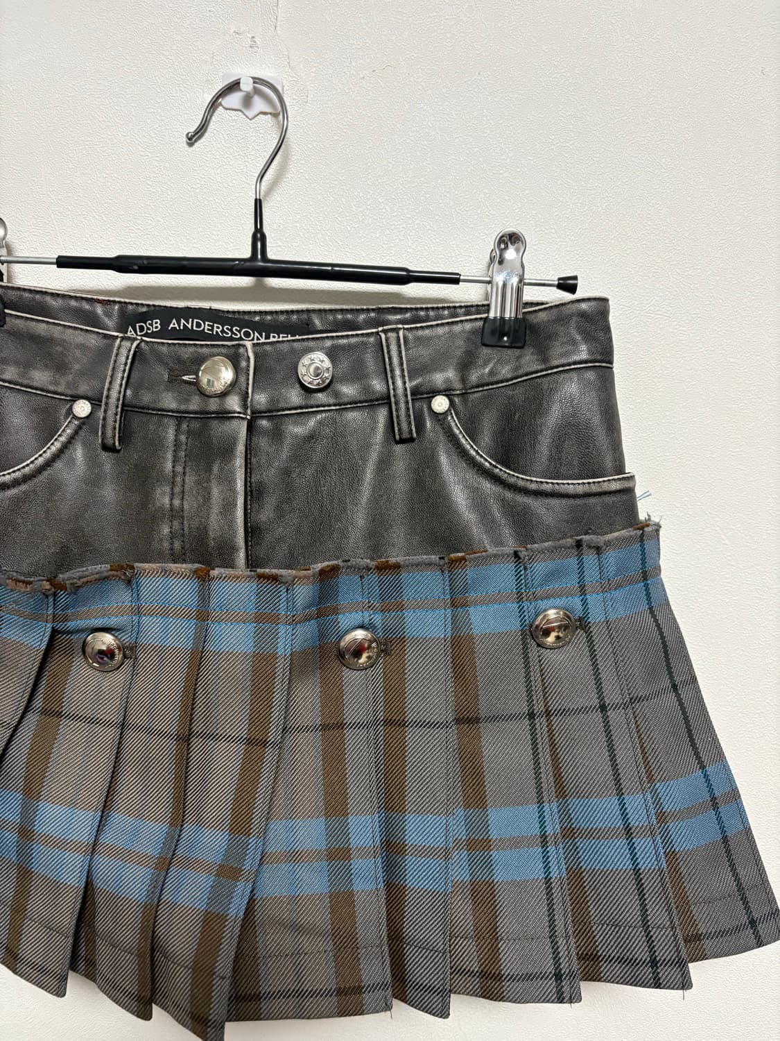 앤더슨벨 체크 플리츠 투웨이 레더 팬츠 & 스커트 상품이미지3