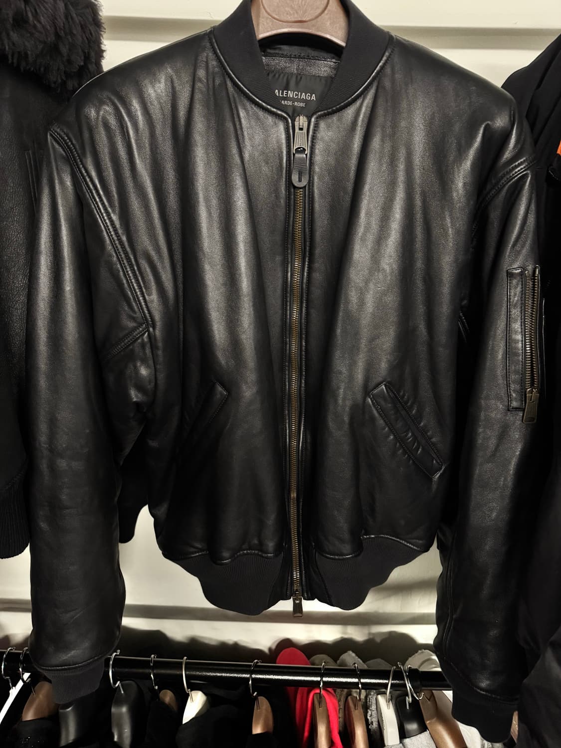 발렌시아가 가드로브 레더 봄버 상품이미지6