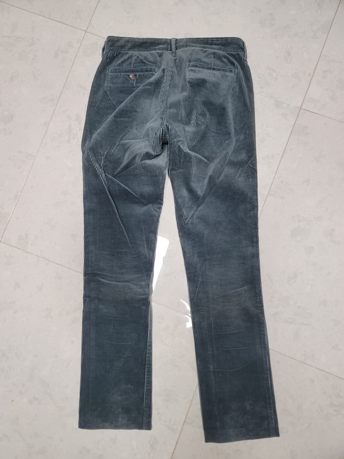 폴로 코튼99 골덴바지 4사이즈 상태굿

키즈사이즈 상품이미지2