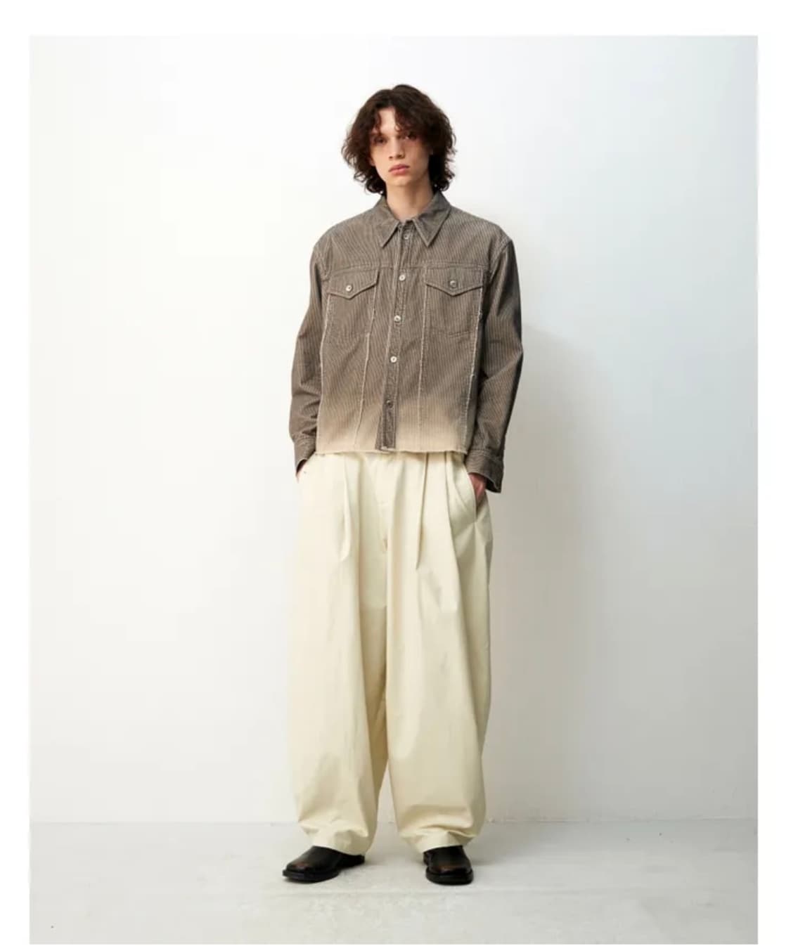 (M) 쿠어 그라데이션 프린티드 크롭 셔츠 (투톤그레이) 판매 상품이미지5