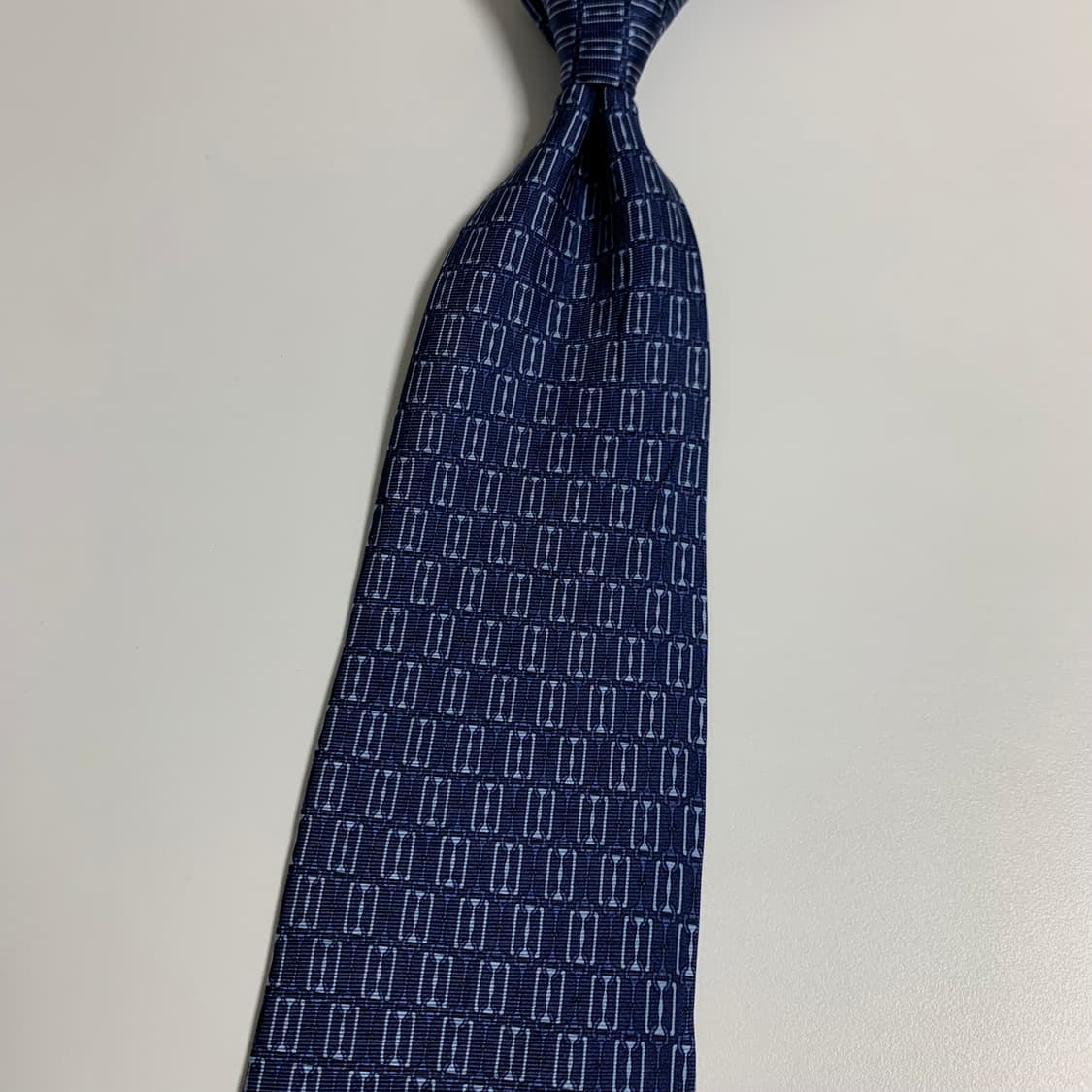 셀린느(CELINE) 심플로고 명품넥타이 100실크 최상급 8.6cm 상품이미지8