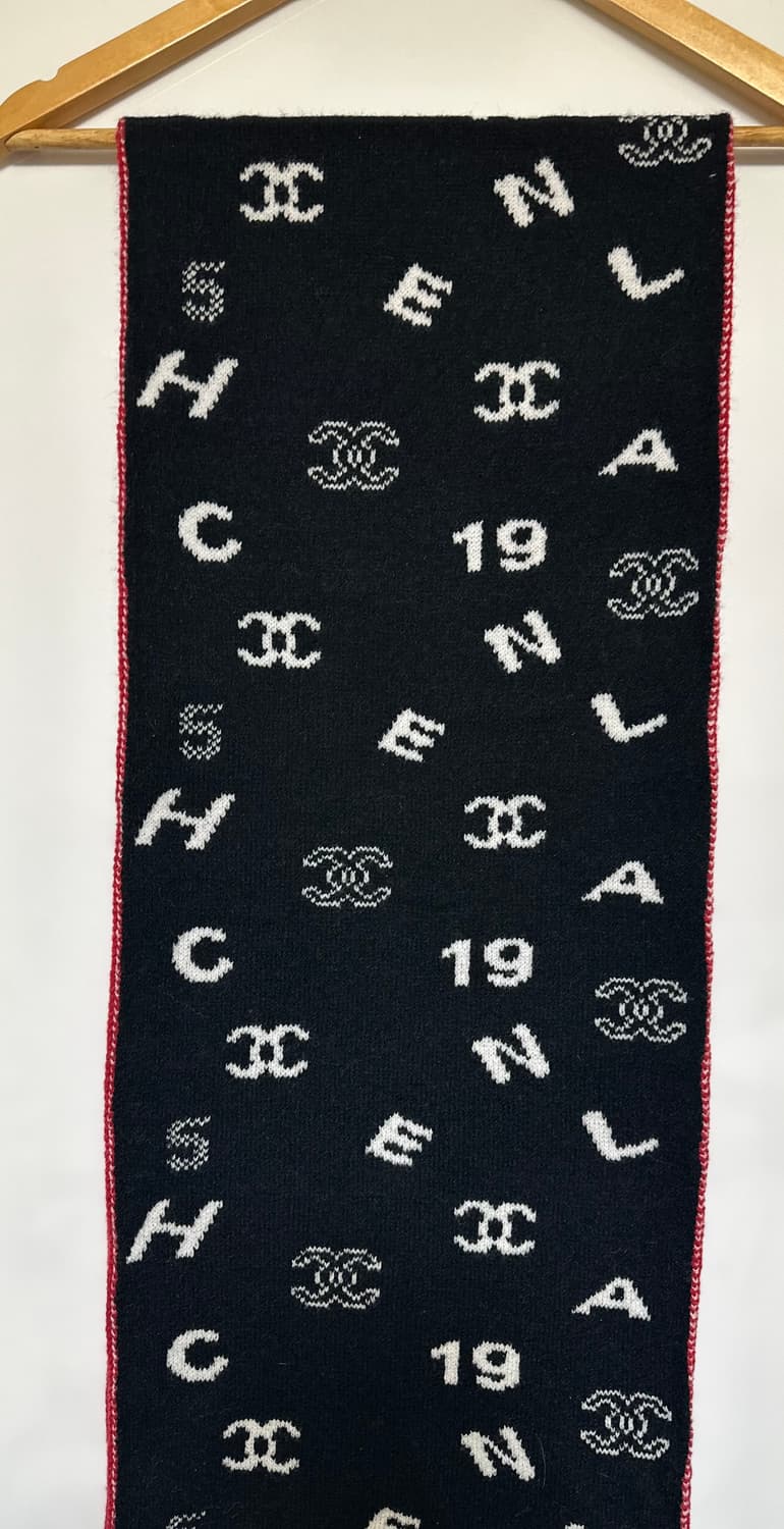 샤넬 블랙 로고 패턴 캐시미어제니머플러 상품이미지3