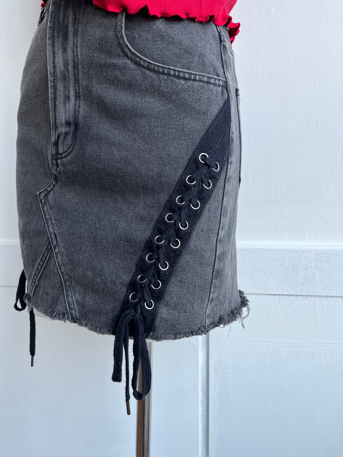 GU 아일렛 스트랩 데님 스커트 상품이미지2