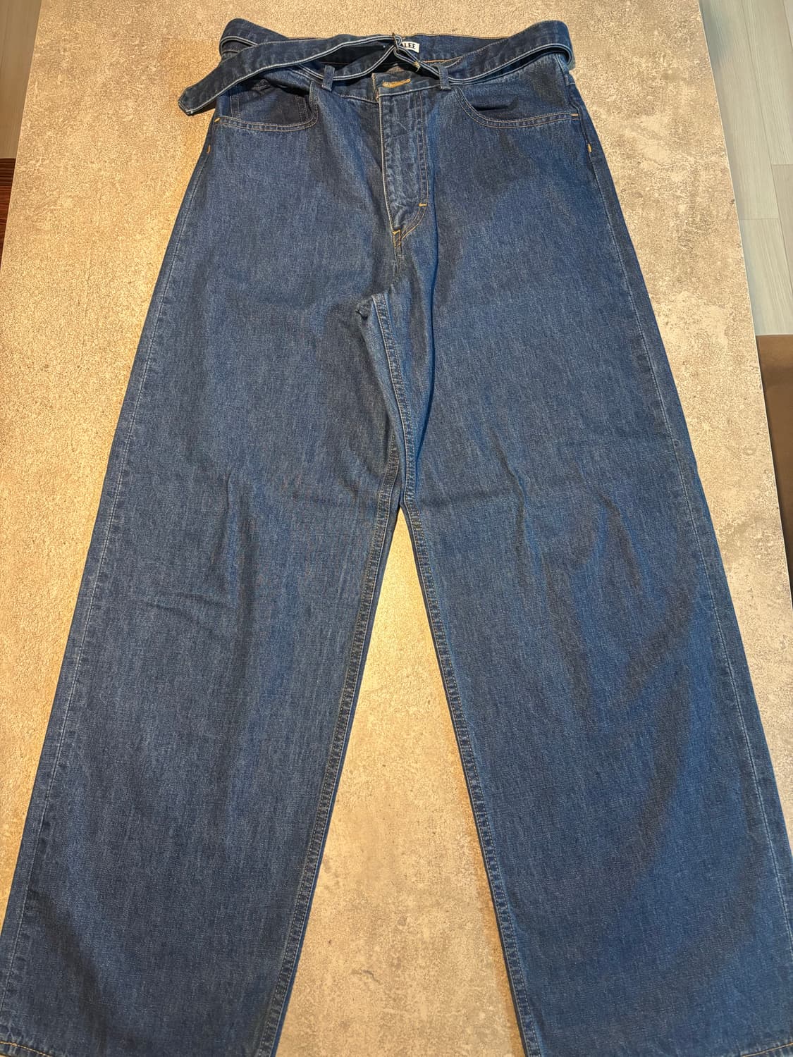 오라리 셀비지 라이트 온즈 벨티드 데님 상품이미지2