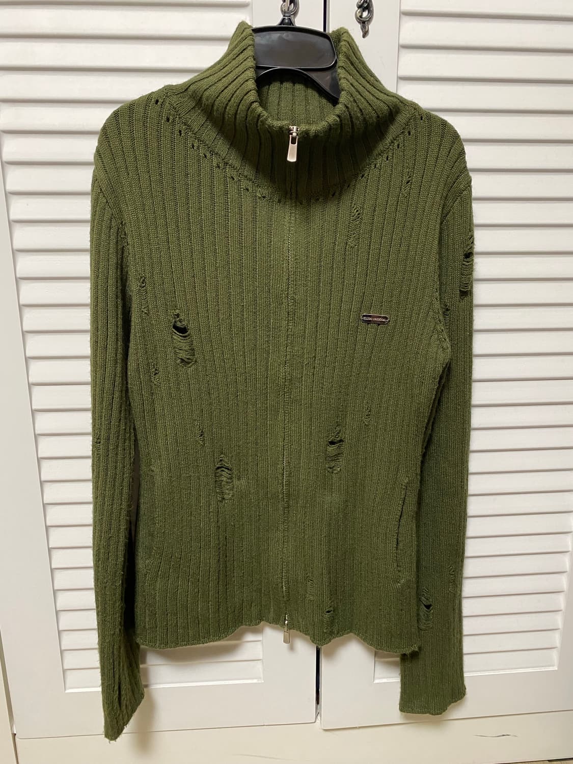 일리고 펀칭 데미지 니트 집업 상품이미지2