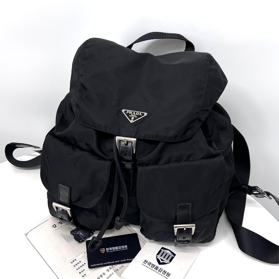 [감정완료] 프라다 삼각로고 나일론 백팩 미듐 블랙  상품이미지1