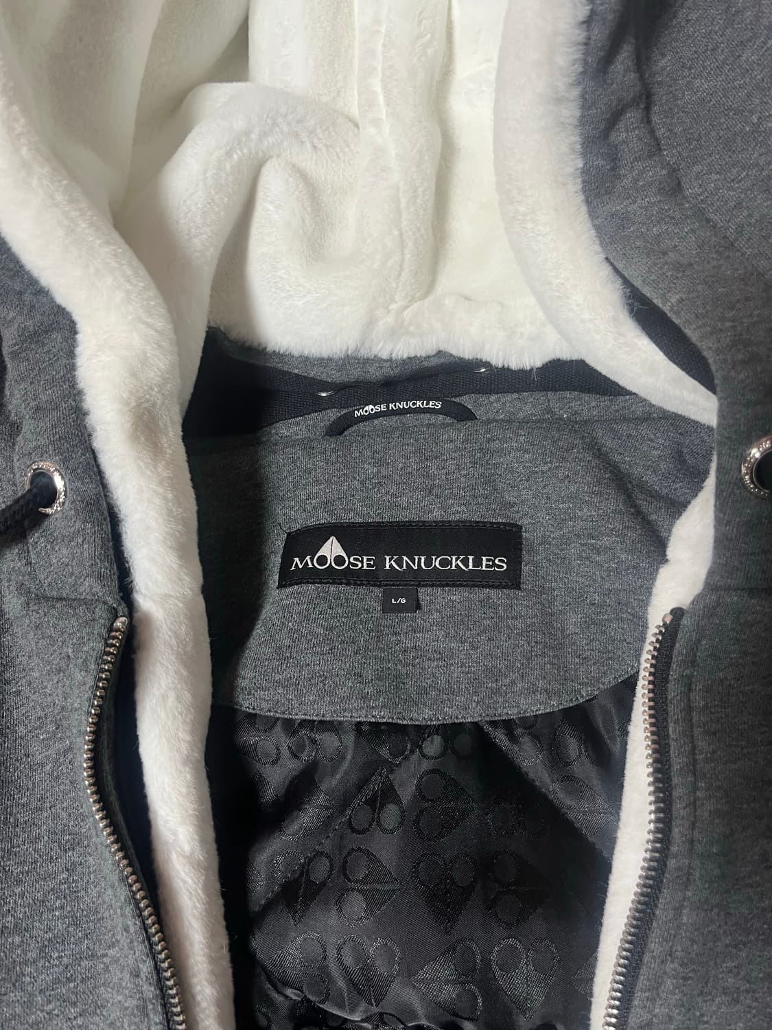 새상품급/L 22FW무스너클 버니스웨터 후드집업 차콜 상품이미지2