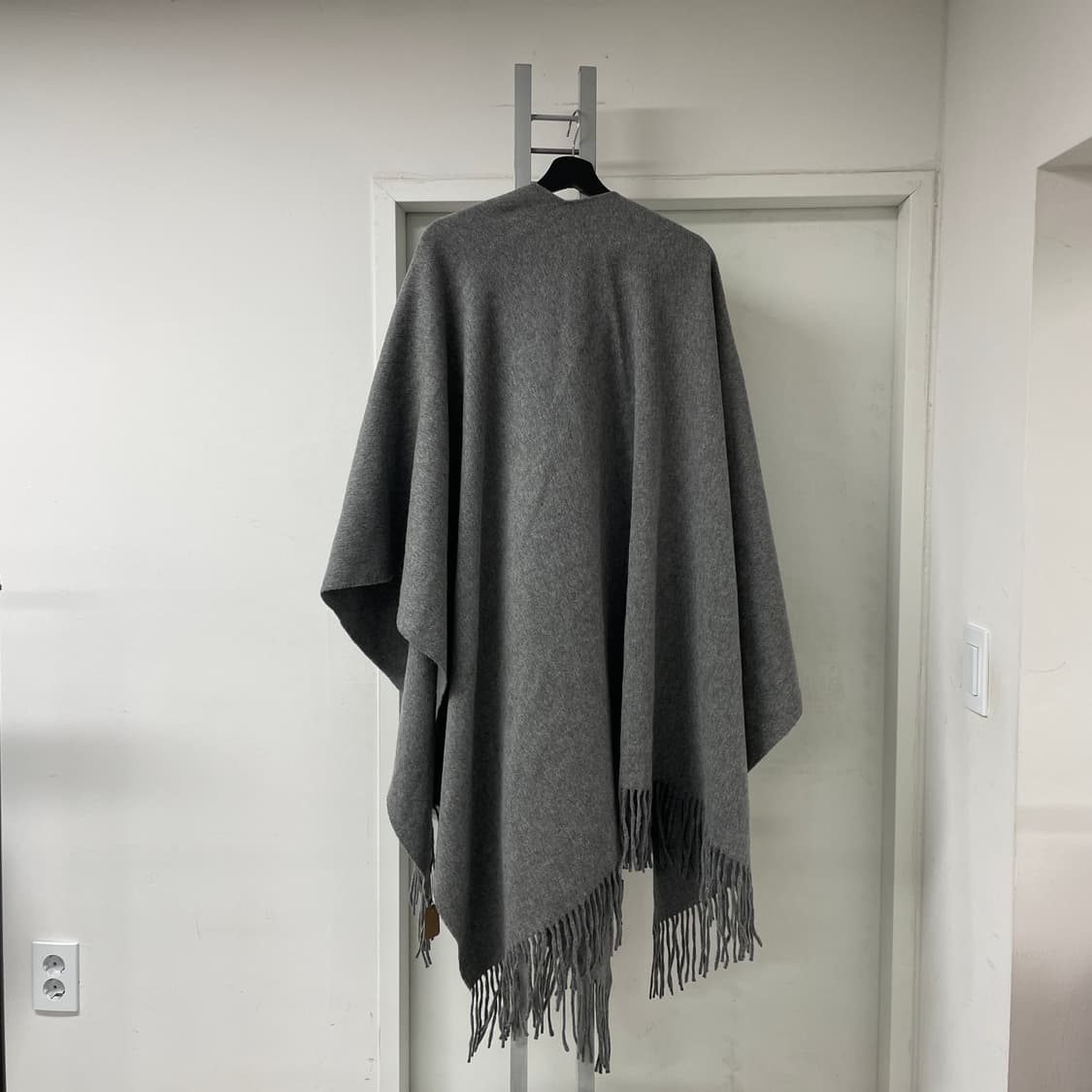 아크네스튜디오 어깨숄 머플러 그레이 F 상품이미지5